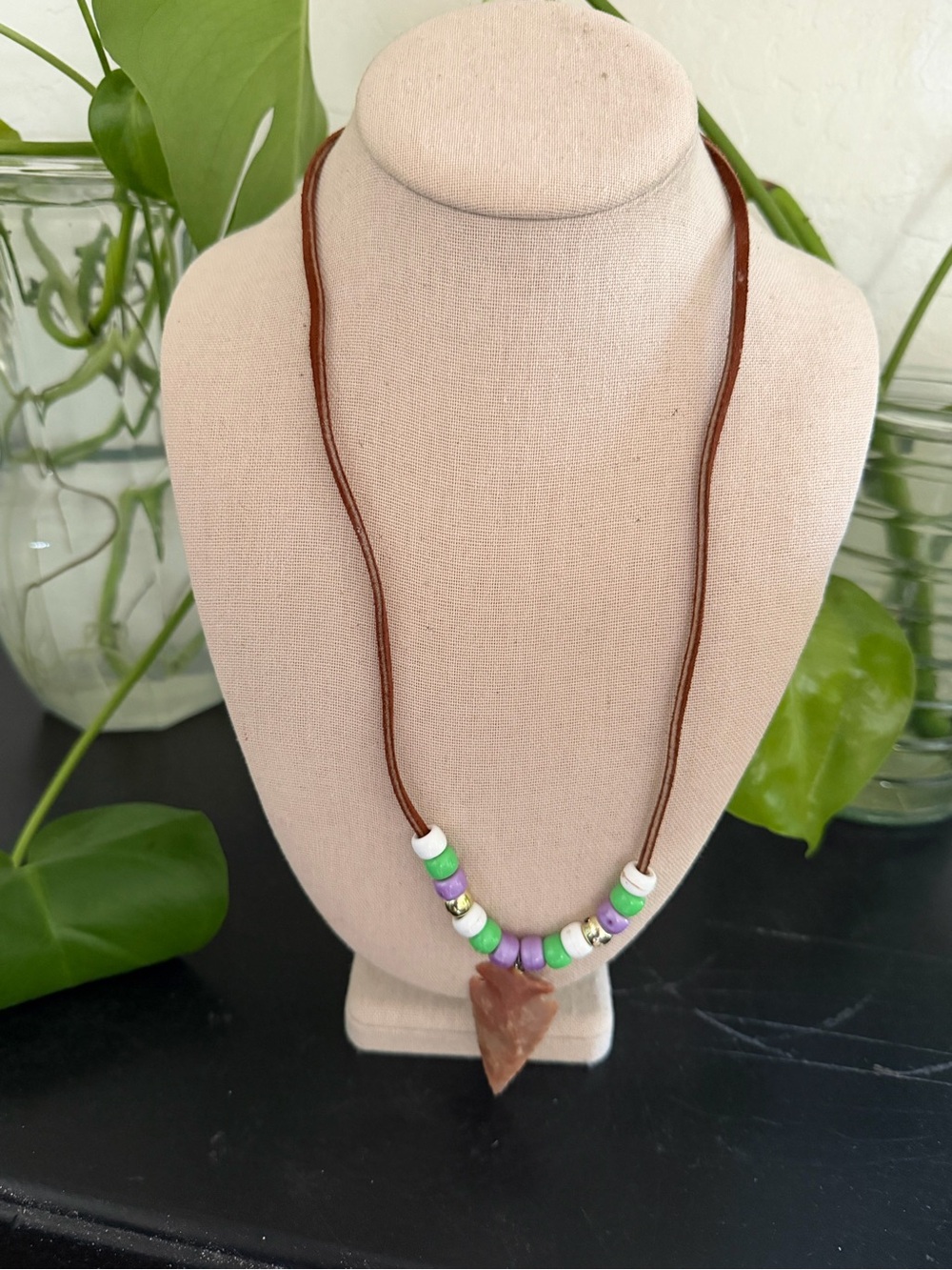 Vintage 90’s Y2K Stone Arrowhead Beaded Brown Leather Cord Necklace
